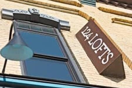 Hip Urban Loft - Small Town Charm - 124 Lofts #1 West Dundee Exterior photo